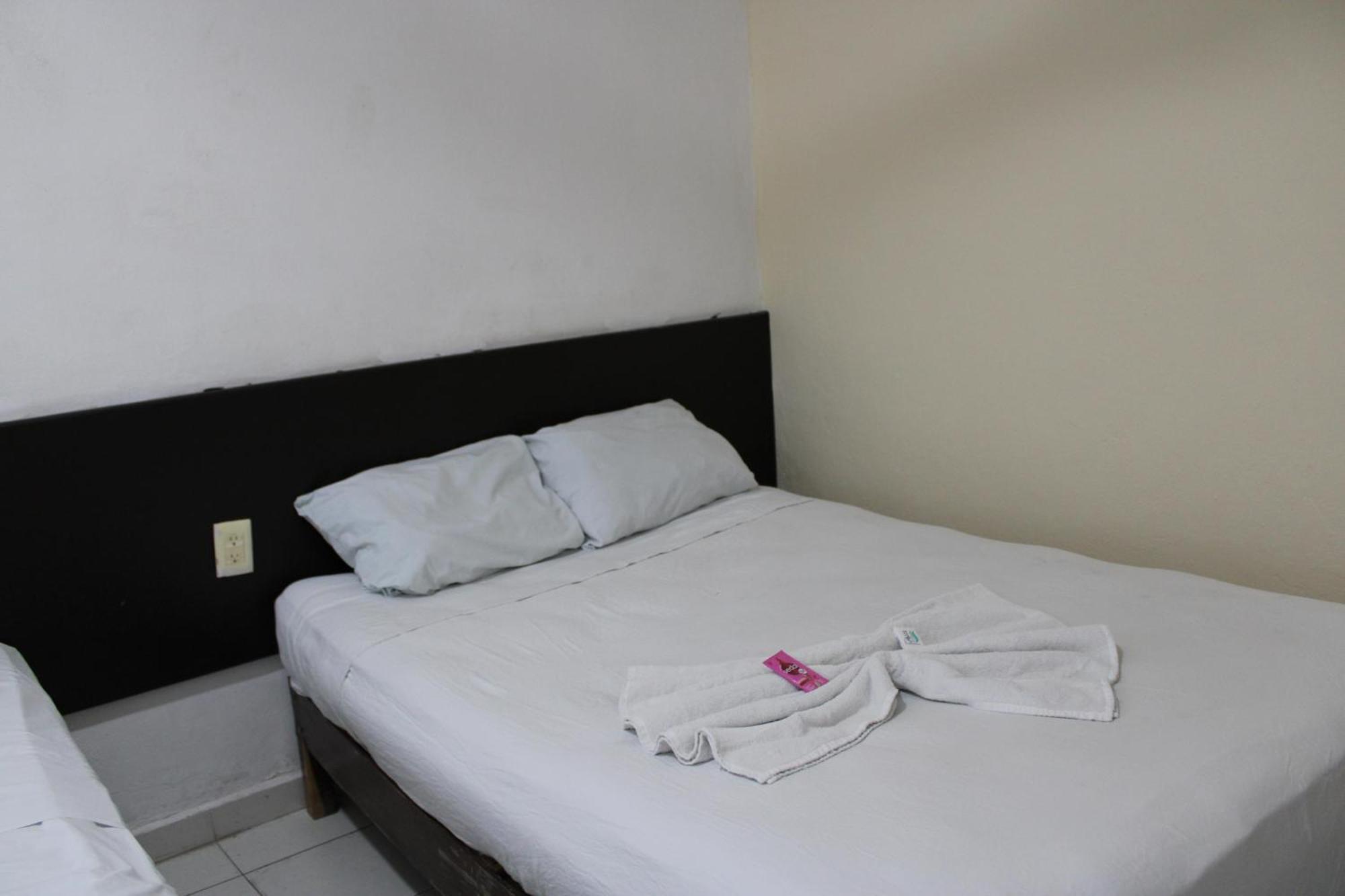 Oyo Hotel Colibri Chetumal Buitenkant foto